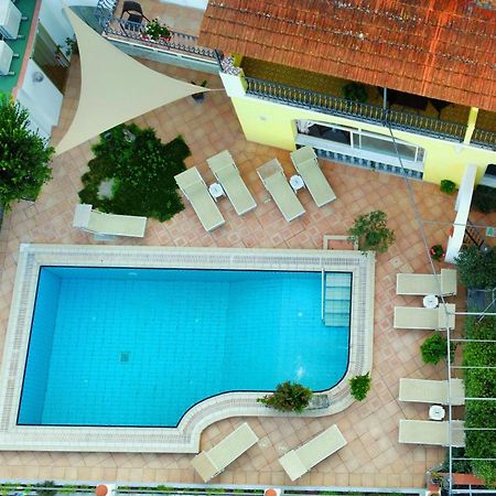 Hotel Ape Regina Casamicciola Terme Bagian luar foto