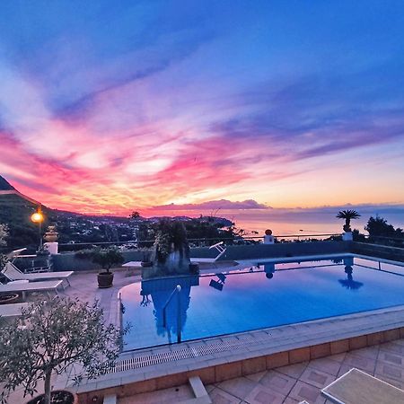Hotel Ape Regina Casamicciola Terme Bagian luar foto