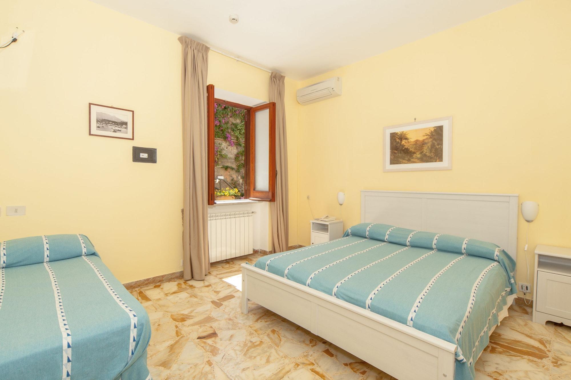 Hotel Ape Regina Casamicciola Terme Bagian luar foto