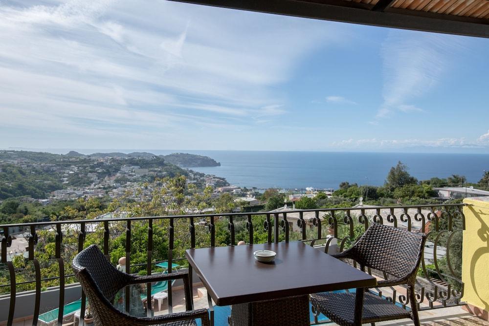 Hotel Ape Regina Casamicciola Terme Bagian luar foto