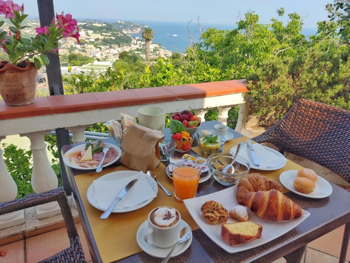 Hotel Ape Regina Casamicciola Terme Bagian luar foto