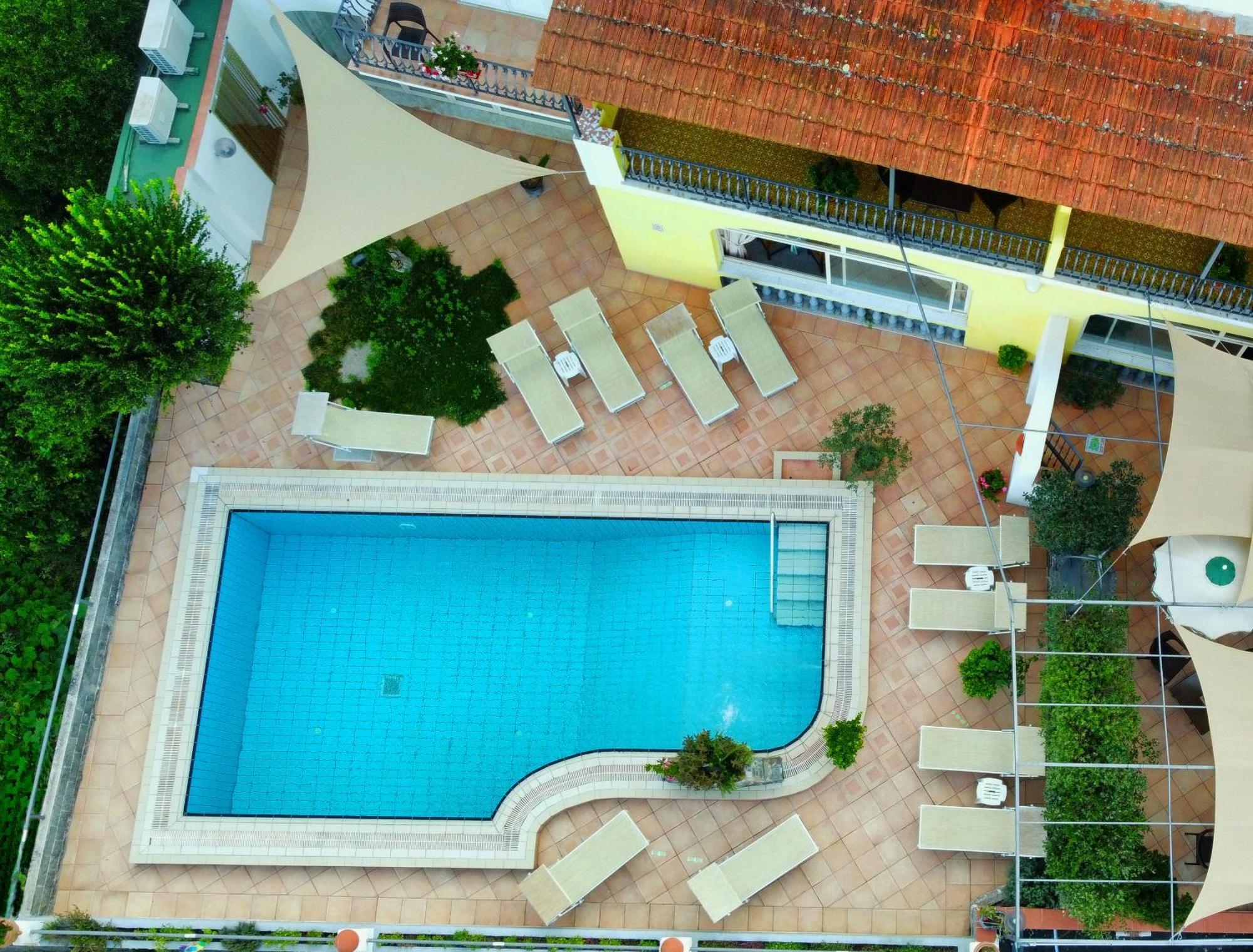 Hotel Ape Regina Casamicciola Terme Bagian luar foto