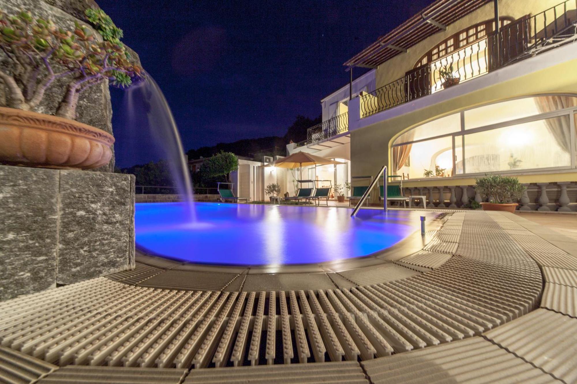 Hotel Ape Regina Casamicciola Terme Bagian luar foto