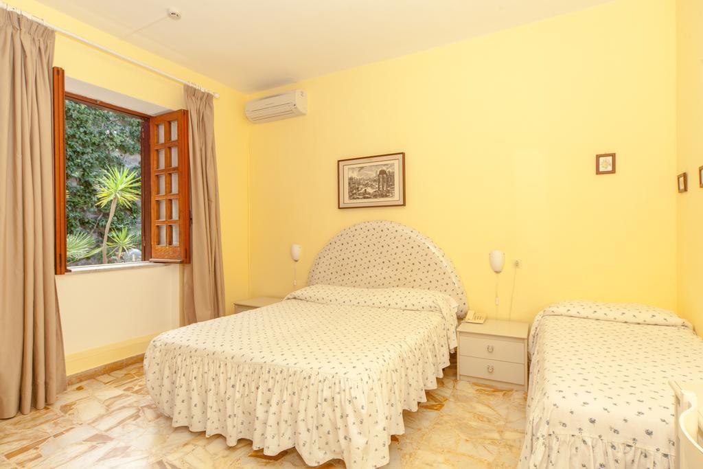 Hotel Ape Regina Casamicciola Terme Bagian luar foto